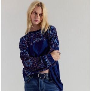NWT FREE PEOPLE Long Sleeve Shirt with Embroidered Design. XS. SOLD OUT ONLINE.